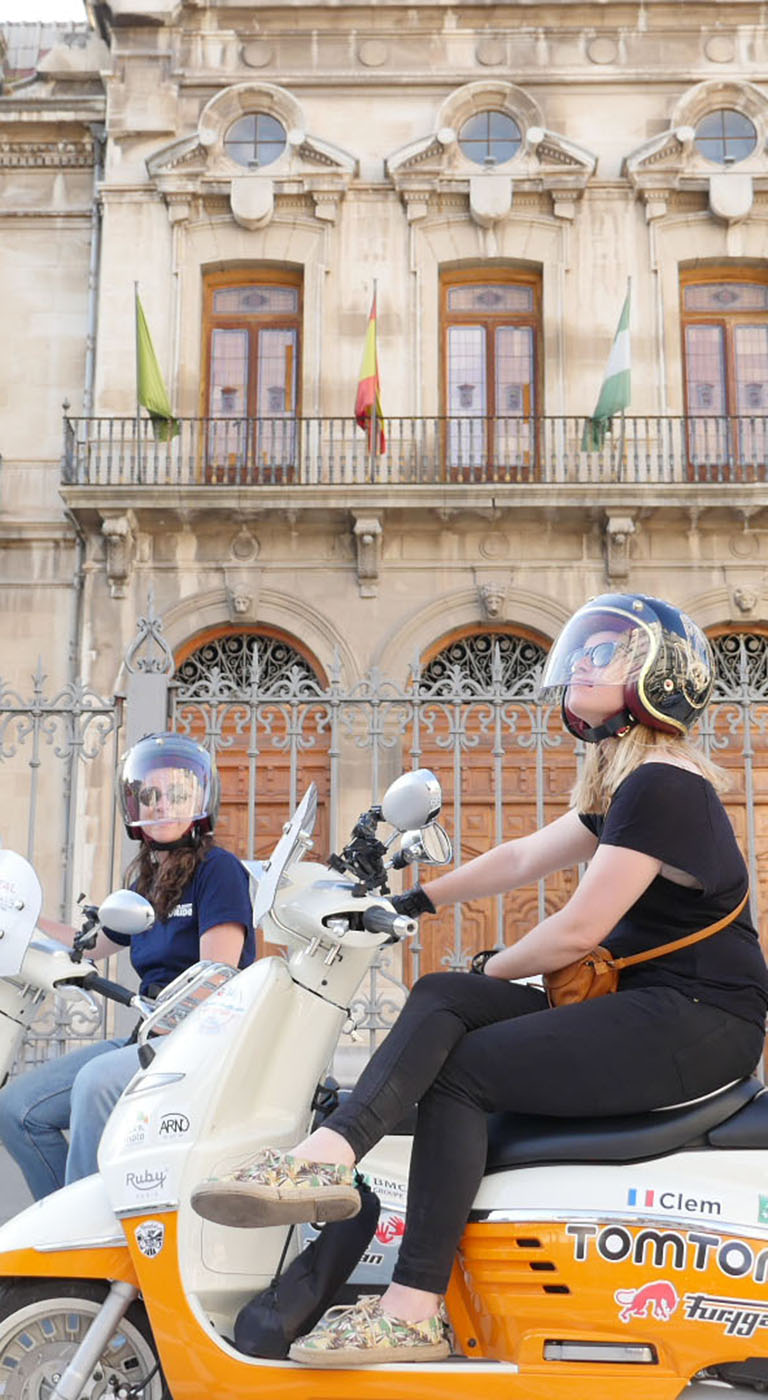 MOur two sparkling adventurers, had the pleasure to discover on their scooters Django, the gastronomic and cultural richnesses of the city of Jaen. A beautiful stage under the sun and good humor